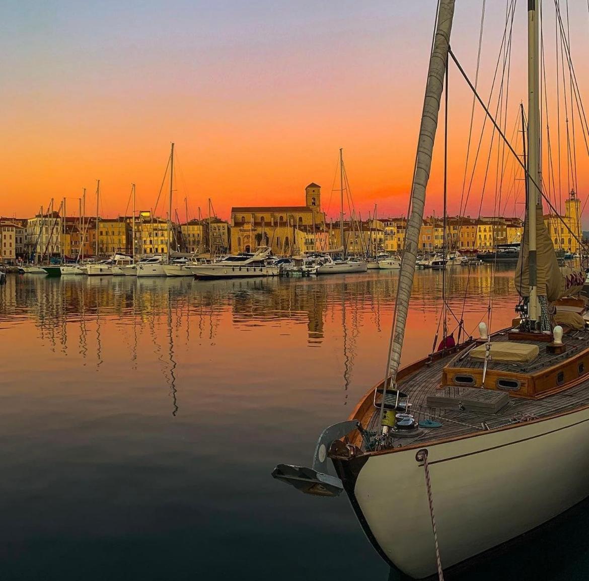 Beau T2 Tout Equipe Sur Le Port, Centre Ville La Ciotat Exterior foto